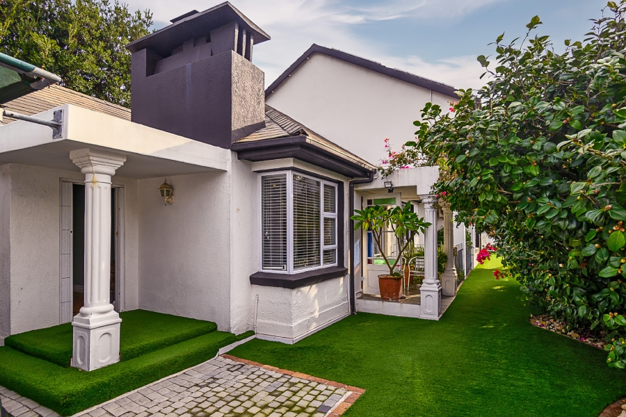 5 Bedroom Property for Sale in Claremont Western Cape
